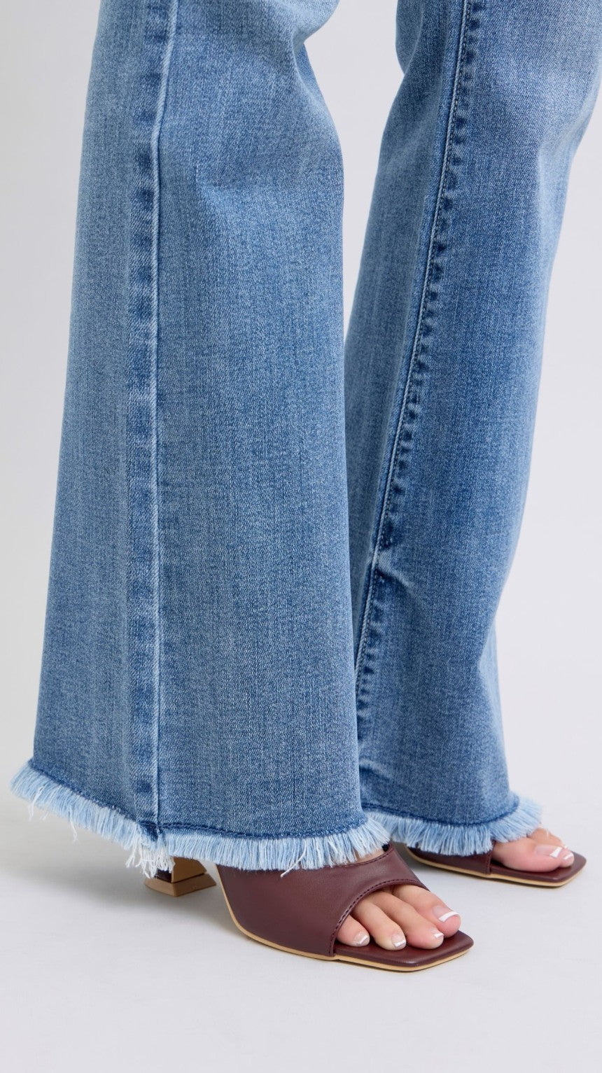 HW Bootcut Fray Hem Jeans 82486