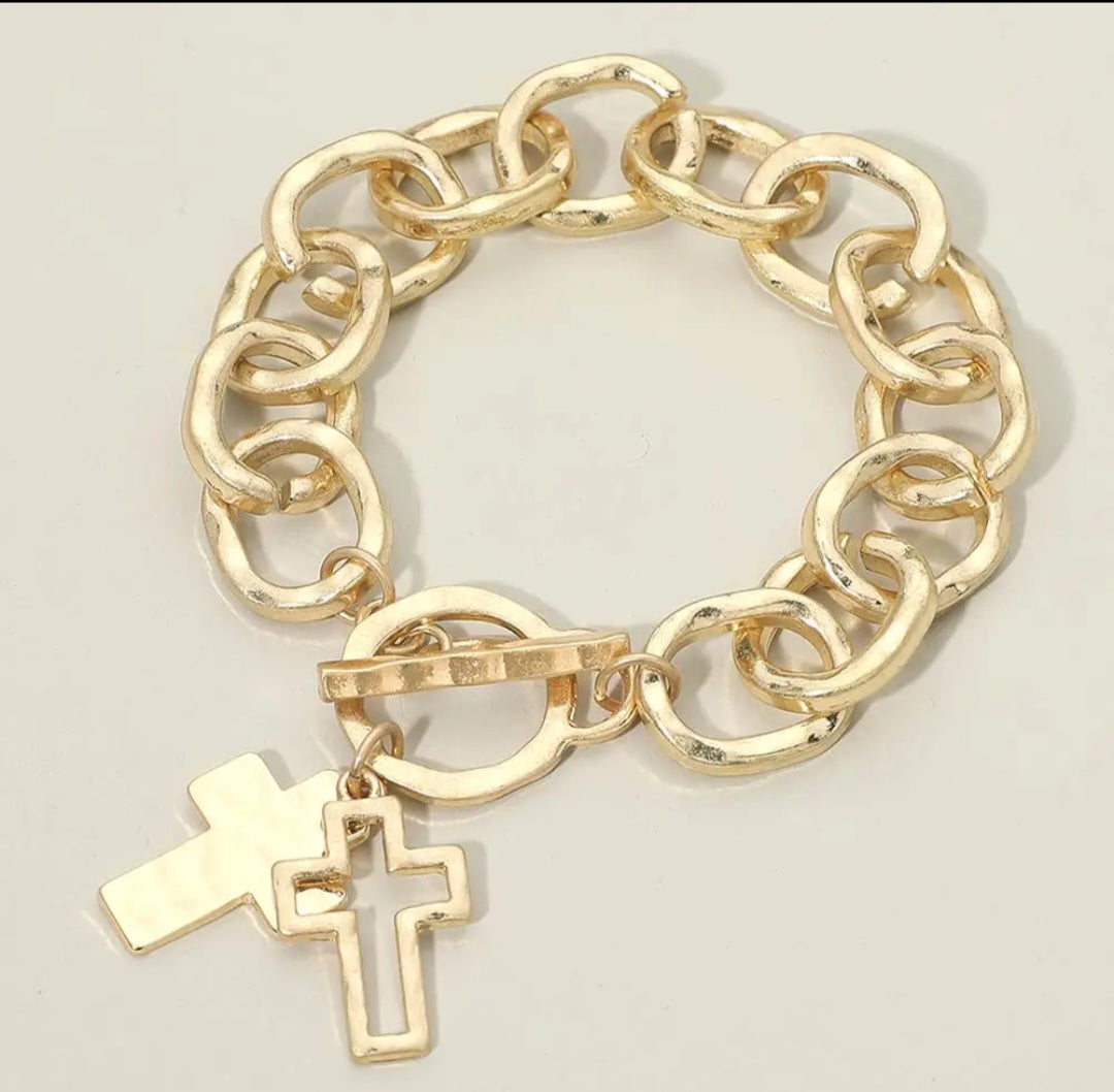 Chunky Chain Toggle Cross Bracelet