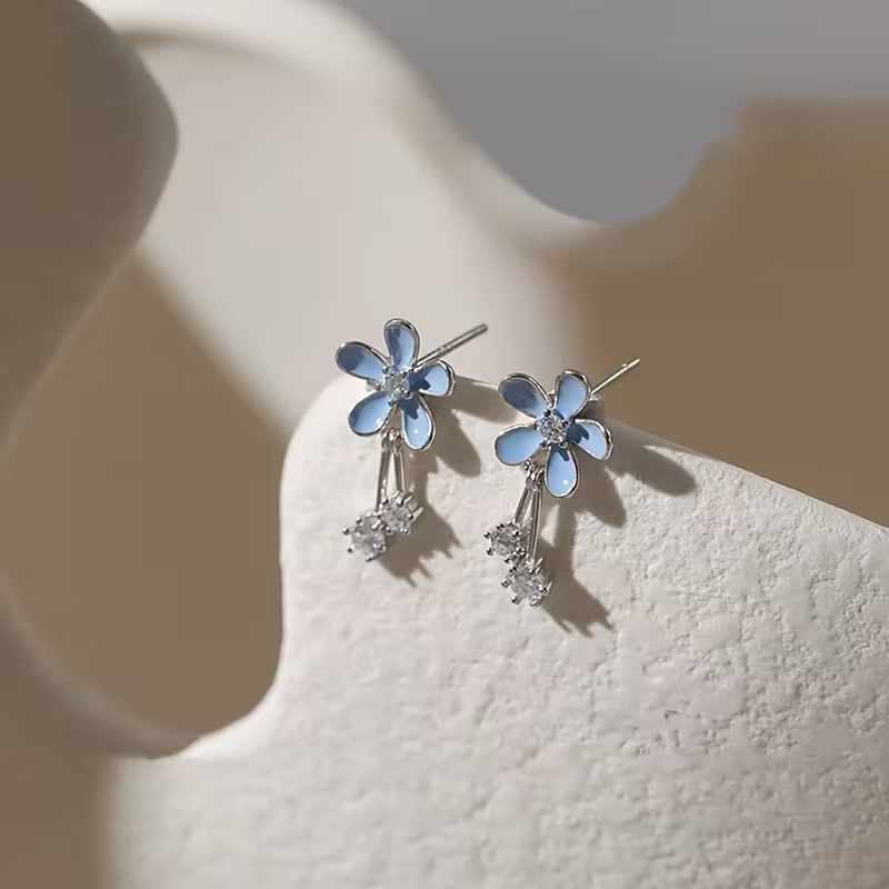 Daisy Rhinestone Earring
