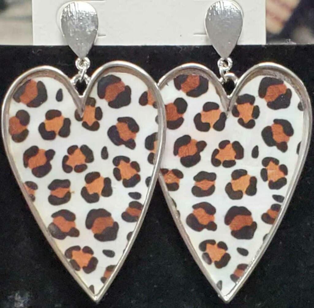 Leopard Heart Earrings - Lady Dorothy Boutique